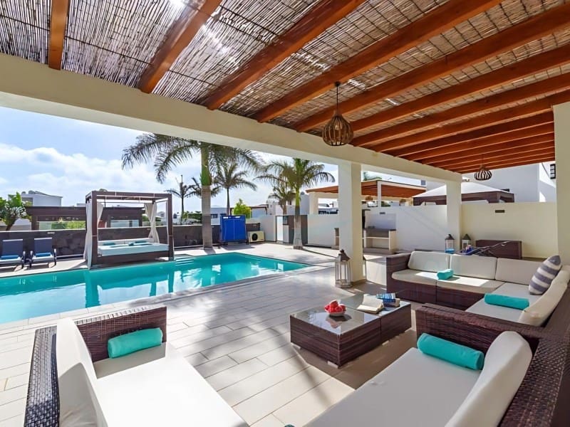 4 soveværelse Villa til salg i Playa Blanca med swimmingpool - € 669.500 (Ref: 9129931)