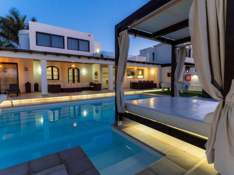 4 soveværelse Villa til salg i Playa Blanca med swimmingpool - € 669.500 (Ref: 9129931)