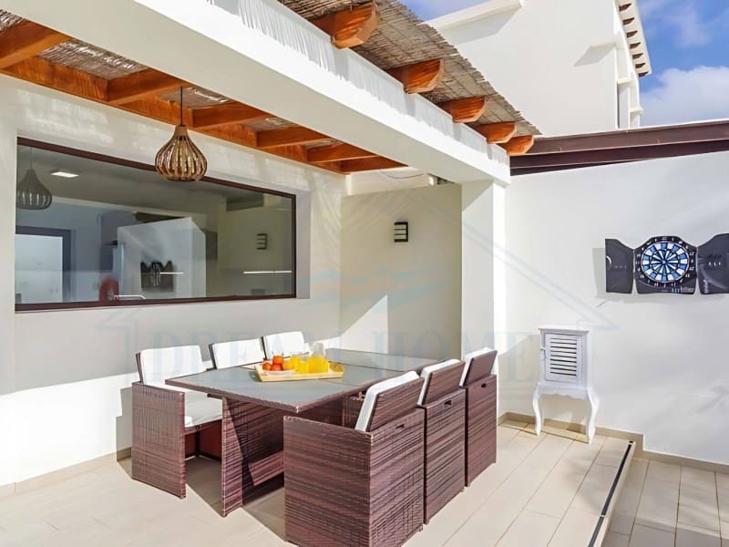 4 soveværelse Villa til salg i Playa Blanca med swimmingpool - € 669.500 (Ref: 9129931)