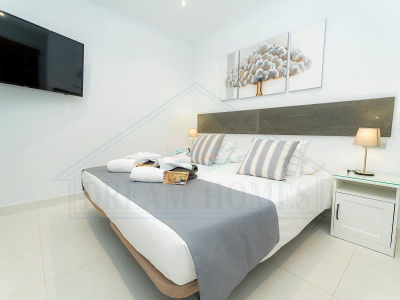 4 soveværelse Villa til salg i Playa Blanca med swimmingpool - € 669.500 (Ref: 9129931)