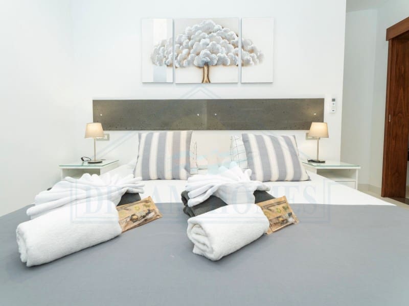 4 soveværelse Villa til salg i Playa Blanca med swimmingpool - € 669.500 (Ref: 9129931)