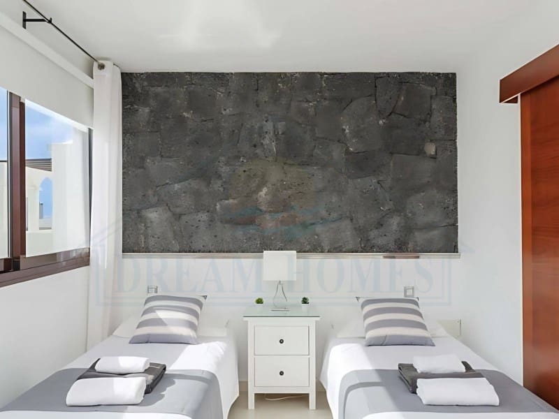 4 soveværelse Villa til salg i Playa Blanca med swimmingpool - € 669.500 (Ref: 9129931)