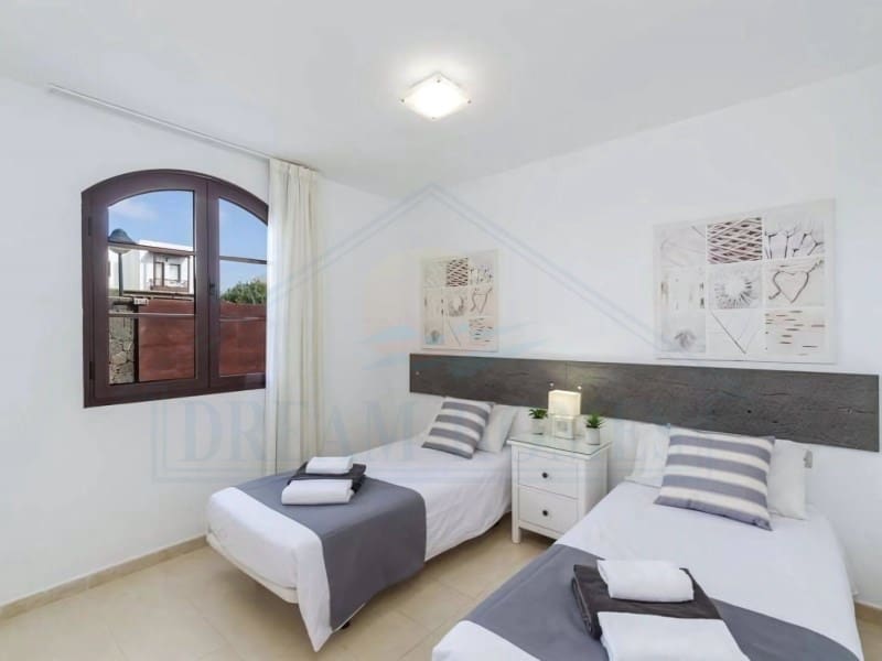 4 soveværelse Villa til salg i Playa Blanca med swimmingpool - € 669.500 (Ref: 9129931)