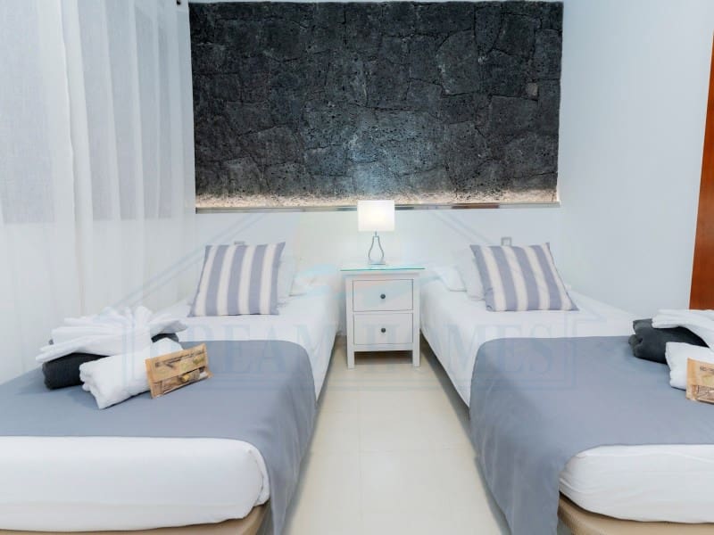 4 soveværelse Villa til salg i Playa Blanca med swimmingpool - € 669.500 (Ref: 9129931)