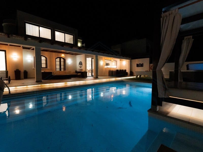 4 soveværelse Villa til salg i Playa Blanca med swimmingpool - € 669.500 (Ref: 9129931)