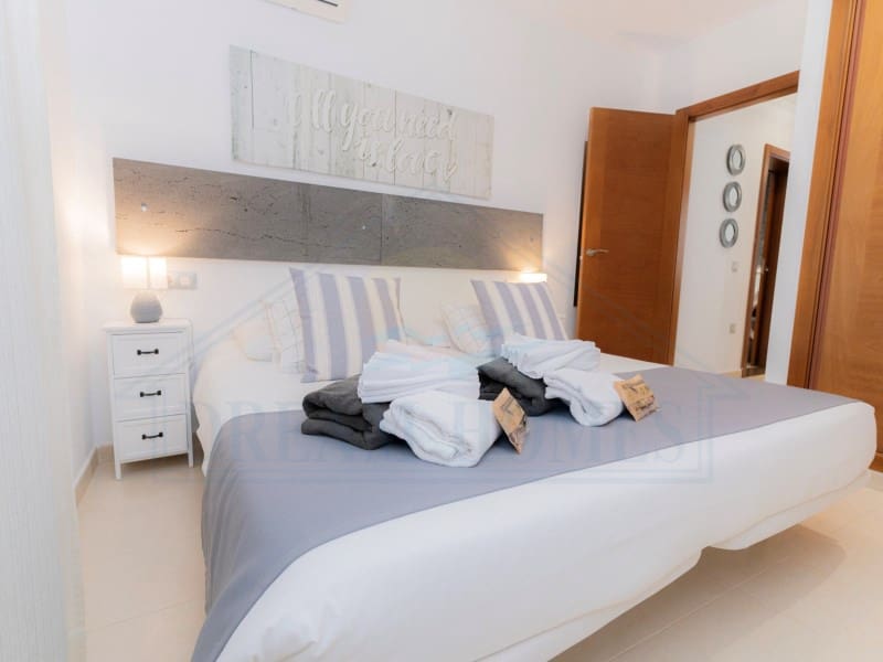 4 soveværelse Villa til salg i Playa Blanca med swimmingpool - € 669.500 (Ref: 9129931)