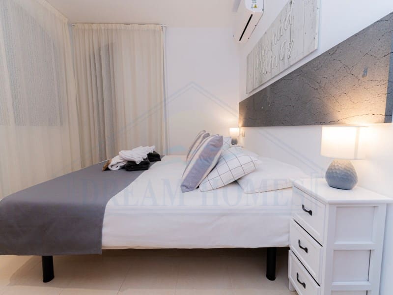 4 soveværelse Villa til salg i Playa Blanca med swimmingpool - € 669.500 (Ref: 9129931)