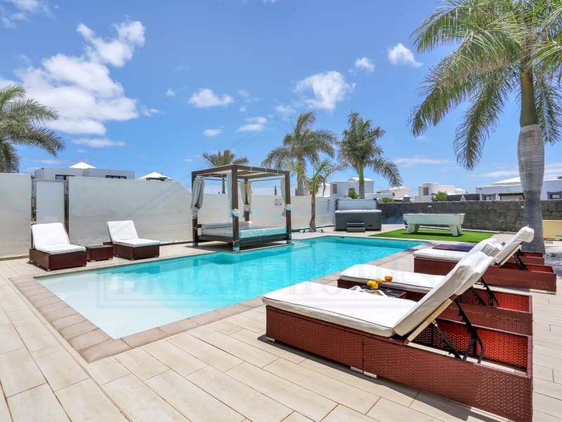 3 soveværelse Villa til salg i Playa Blanca med swimmingpool - € 597.400 (Ref: 9129932)