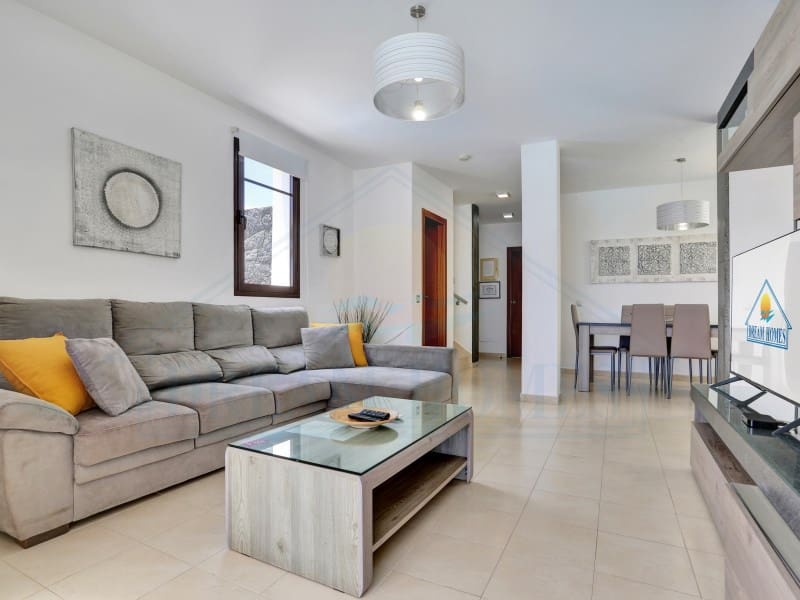 3 soveværelse Villa til salg i Playa Blanca med swimmingpool - € 597.400 (Ref: 9129932)