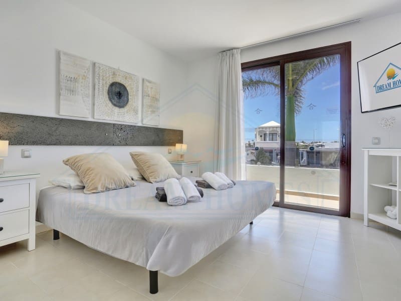 3 soveværelse Villa til salg i Playa Blanca med swimmingpool - € 597.400 (Ref: 9129932)