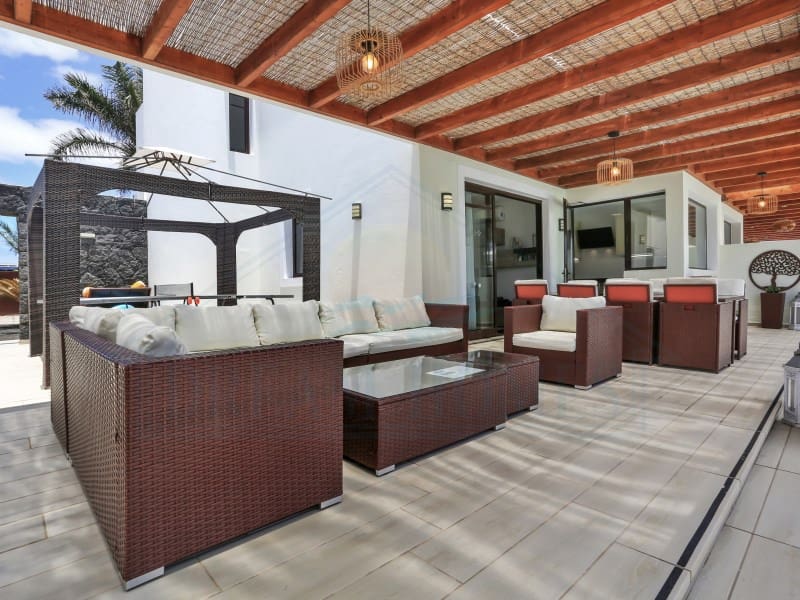 3 soveværelse Villa til salg i Playa Blanca med swimmingpool - € 597.400 (Ref: 9129932)