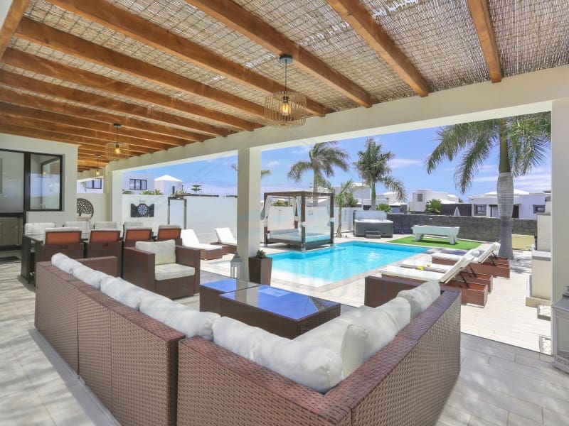 3 soveværelse Villa til salg i Playa Blanca med swimmingpool - € 597.400 (Ref: 9129932)