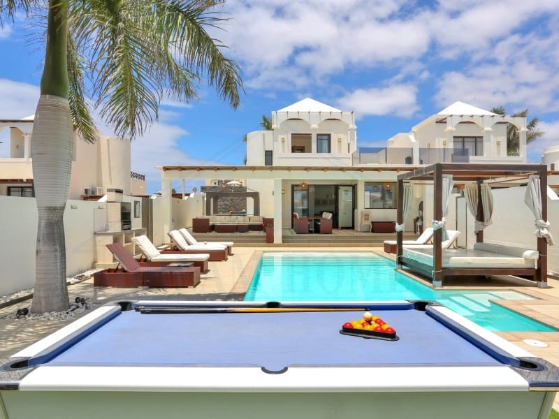 3 soveværelse Villa til salg i Playa Blanca med swimmingpool - € 597.400 (Ref: 9129932)