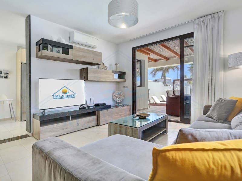 3 soveværelse Villa til salg i Playa Blanca med swimmingpool - € 597.400 (Ref: 9129932)