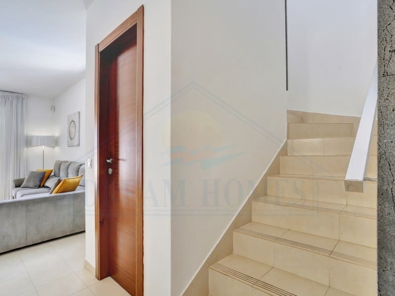 3 soveværelse Villa til salg i Playa Blanca med swimmingpool - € 597.400 (Ref: 9129932)