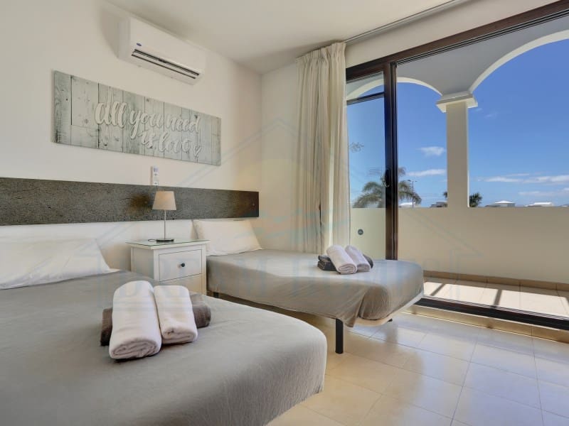 3 soveværelse Villa til salg i Playa Blanca med swimmingpool - € 597.400 (Ref: 9129932)