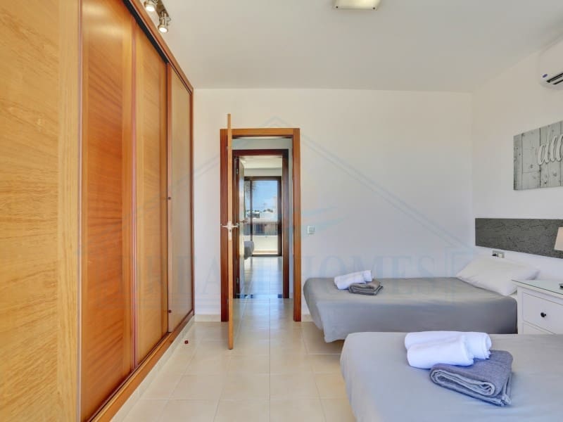 3 soveværelse Villa til salg i Playa Blanca med swimmingpool - € 597.400 (Ref: 9129932)