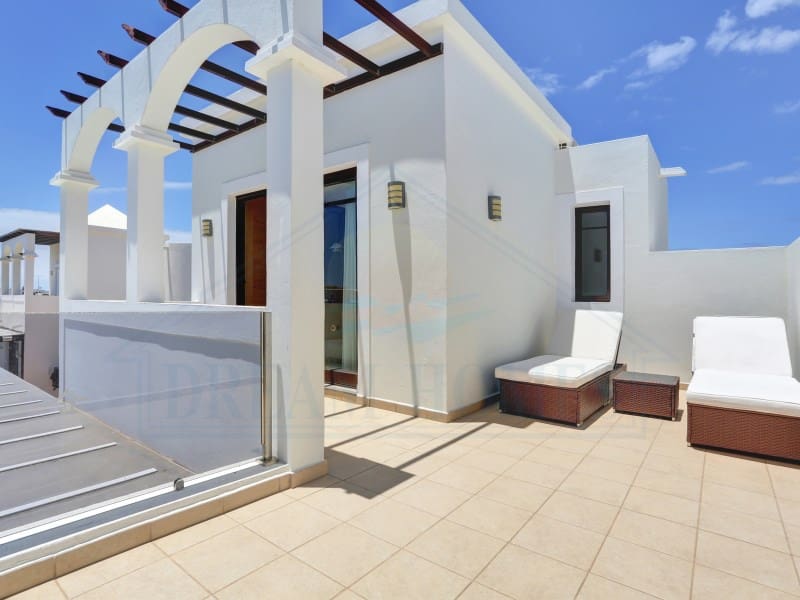 3 soveværelse Villa til salg i Playa Blanca med swimmingpool - € 597.400 (Ref: 9129932)