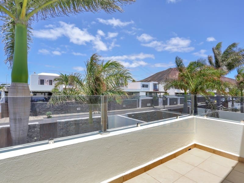 3 soveværelse Villa til salg i Playa Blanca med swimmingpool - € 597.400 (Ref: 9129932)