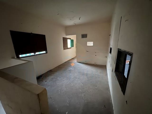 Commercial for sale in Tías - € 125,000 (Ref: 9253851)