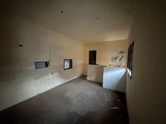 Commercial for sale in Tías - € 125,000 (Ref: 9253851)