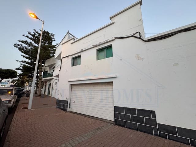 Commercial for sale in Tías - € 125,000 (Ref: 9253851)