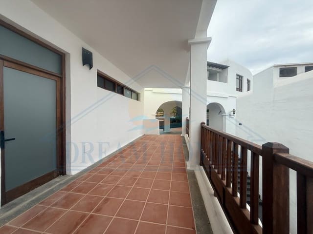 Kaupallinen vuokrattavana paikassa Playa Blanca, Yaiza - 1 050 € (Ref: 9300980)