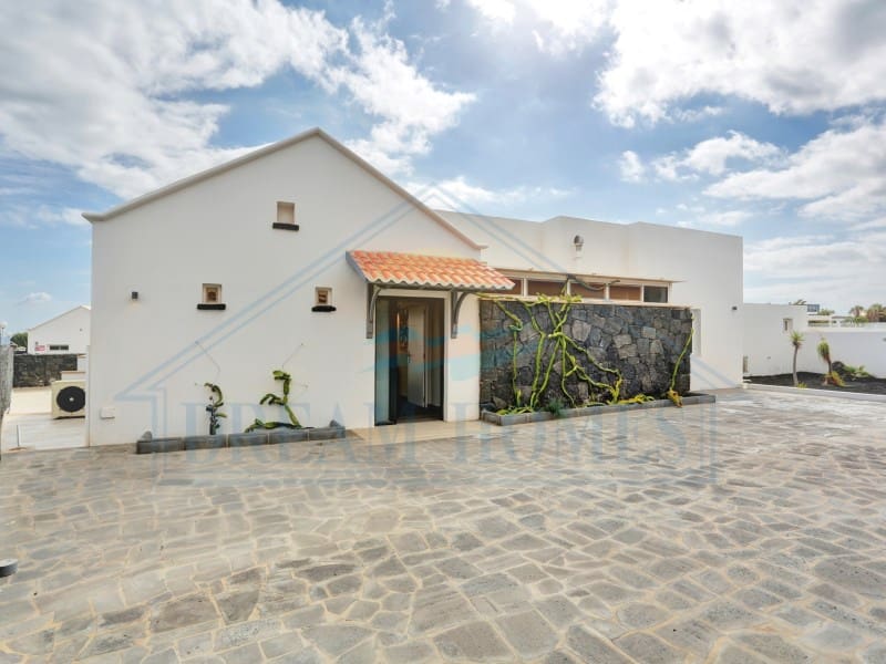 5 chambre Villa/Maison à vendre à Playa Blanca avec piscine - 880 000 € (Ref: 9308704)