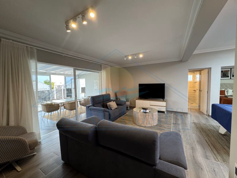 5 chambre Villa/Maison à vendre à Playa Blanca avec piscine - 880 000 € (Ref: 9308704)