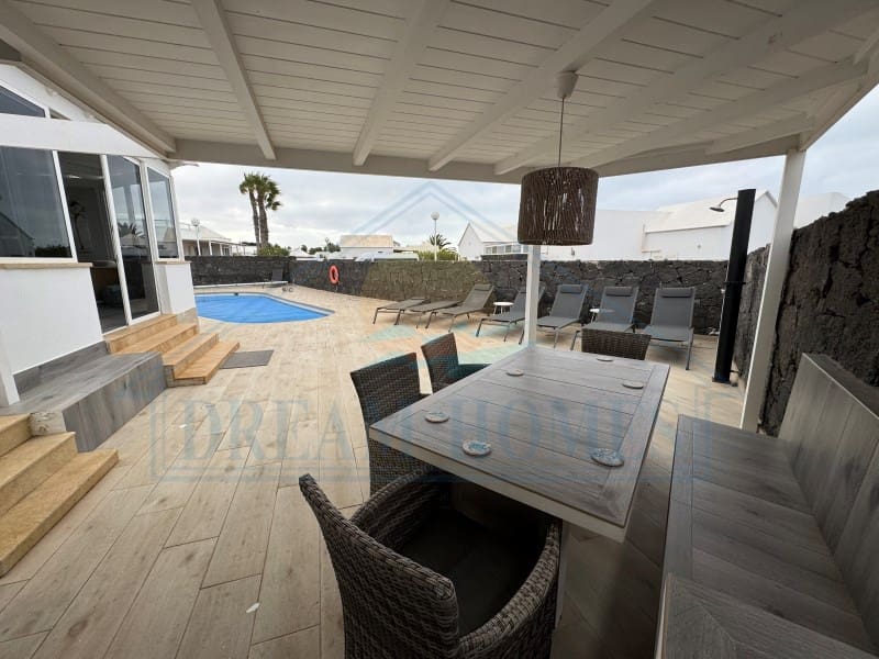 5 chambre Villa/Maison à vendre à Playa Blanca avec piscine - 880 000 € (Ref: 9308704)