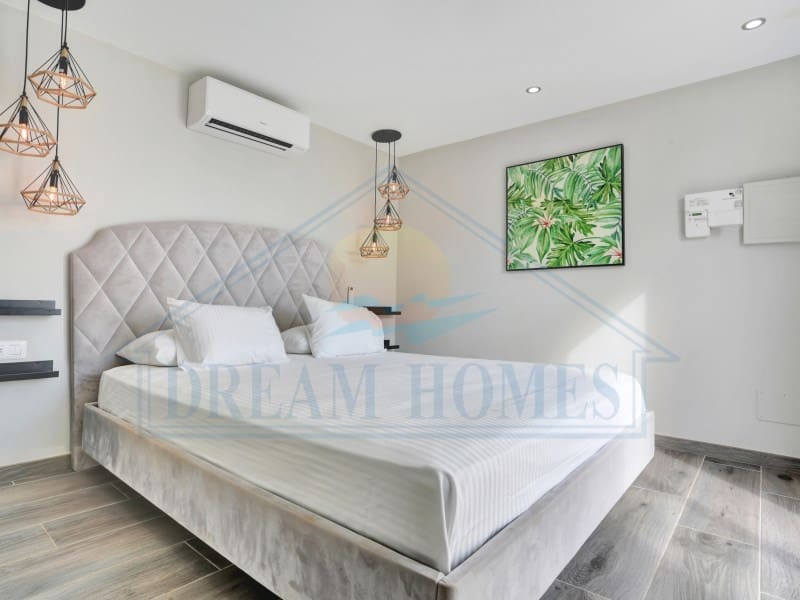 5 chambre Villa/Maison à vendre à Playa Blanca avec piscine - 880 000 € (Ref: 9308704)