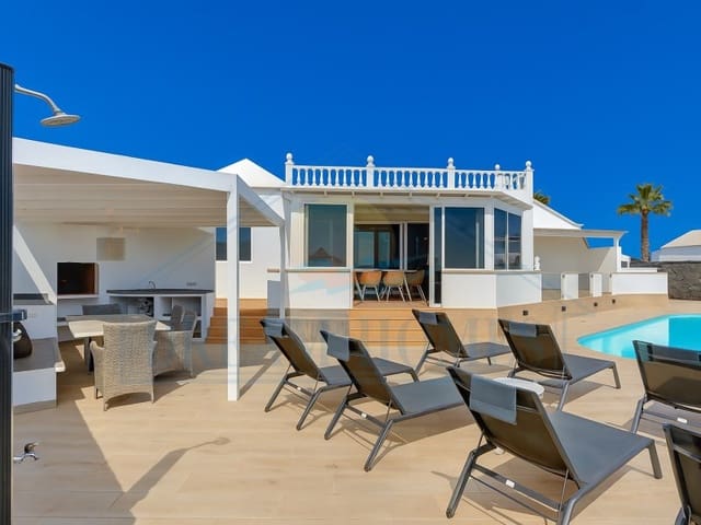 5 soverom Villa til salgs i Playa Blanca, Yaiza med svømmebasseng - € 880 000 (Ref: 9308704)