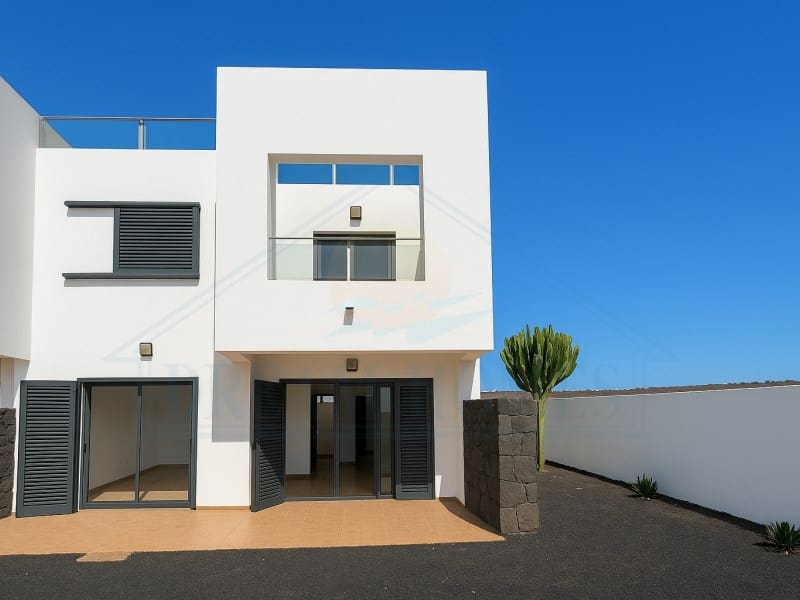 2 slaapkamer Appartement te koop in Costa Teguise met zwembad - € 410.000 (Ref: 9400841)