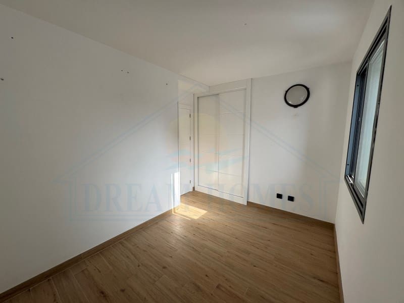 2 slaapkamer Appartement te koop in Costa Teguise met zwembad - € 410.000 (Ref: 9400841)