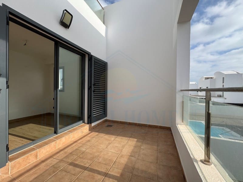 2 slaapkamer Appartement te koop in Costa Teguise met zwembad - € 410.000 (Ref: 9400841)