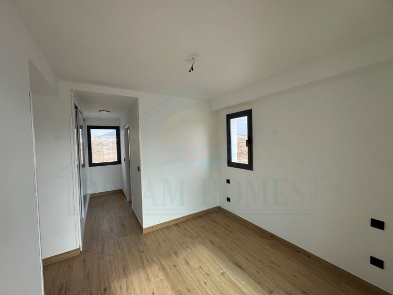 2 slaapkamer Appartement te koop in Costa Teguise met zwembad - € 410.000 (Ref: 9400841)