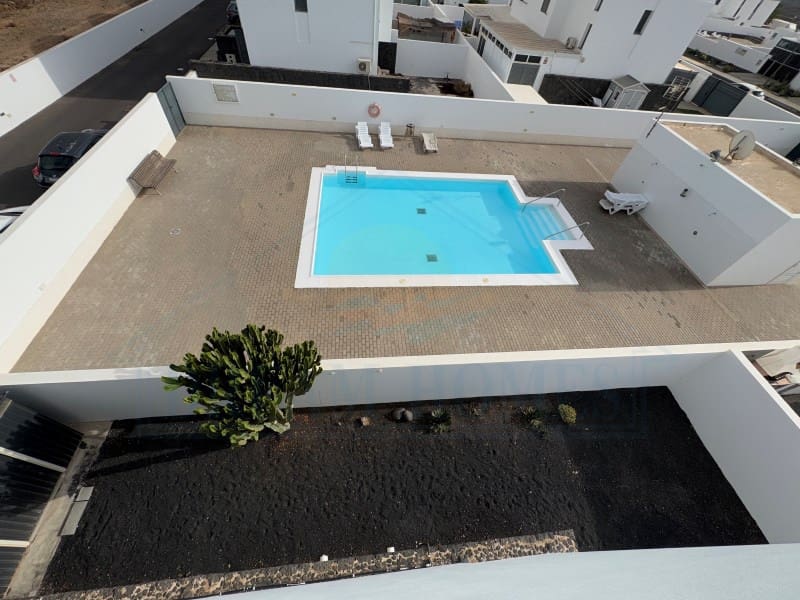 2 slaapkamer Appartement te koop in Costa Teguise met zwembad - € 410.000 (Ref: 9400841)
