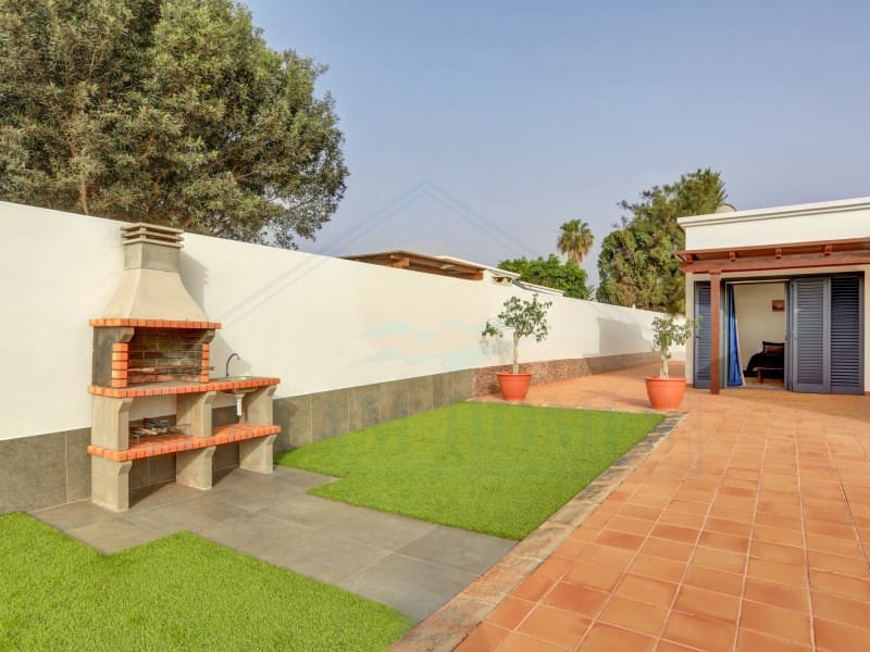 3 soverom Villa til salgs i Playa Blanca med svømmebasseng - € 570 000 (Ref: 9452333)