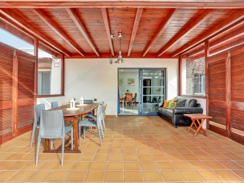 3 soverom Villa til salgs i Playa Blanca med svømmebasseng - € 570 000 (Ref: 9452333)