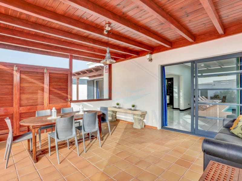 3 soverom Villa til salgs i Playa Blanca med svømmebasseng - € 570 000 (Ref: 9452333)