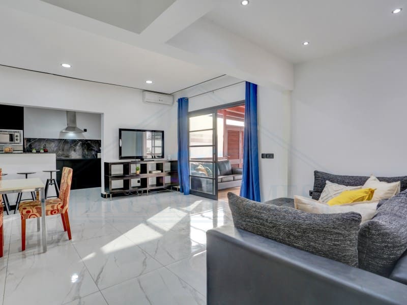 3 soverom Villa til salgs i Playa Blanca med svømmebasseng - € 570 000 (Ref: 9452333)