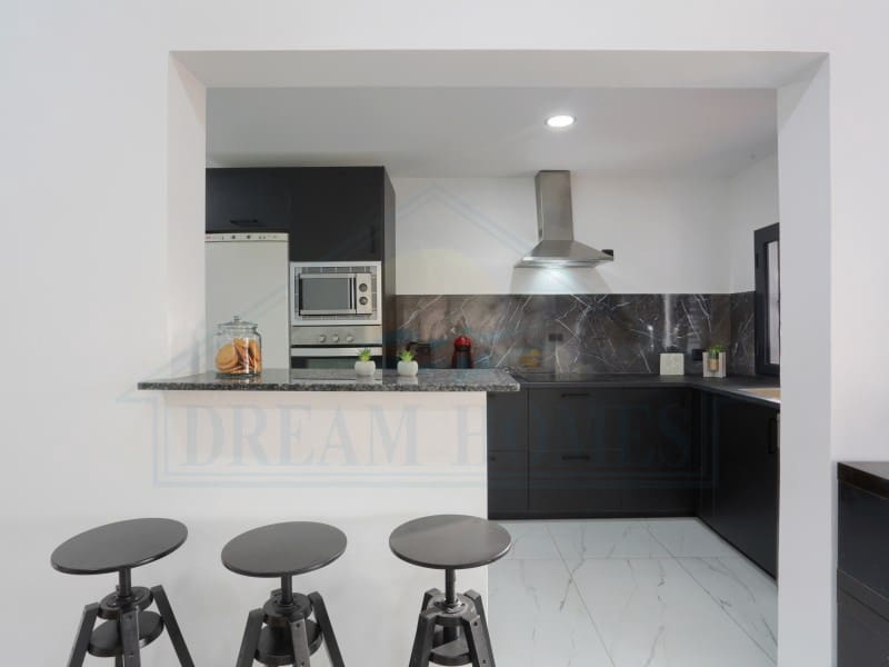 3 soverom Villa til salgs i Playa Blanca med svømmebasseng - € 570 000 (Ref: 9452333)