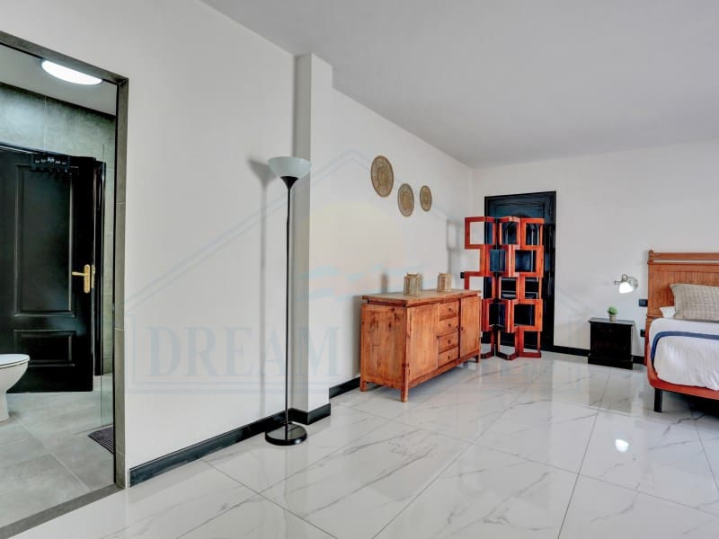 3 soverom Villa til salgs i Playa Blanca med svømmebasseng - € 570 000 (Ref: 9452333)