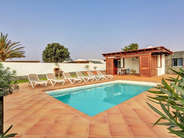 3 soverom Villa til salgs i Playa Blanca, Yaiza med svømmebasseng - € 570 000 (Ref: 9452333)