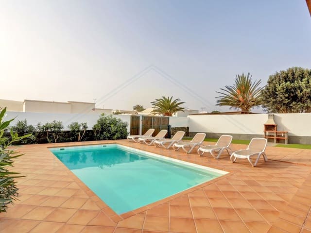 3 soverom Villa til salgs i Playa Blanca, Yaiza med svømmebasseng - € 570 000 (Ref: 9452333)