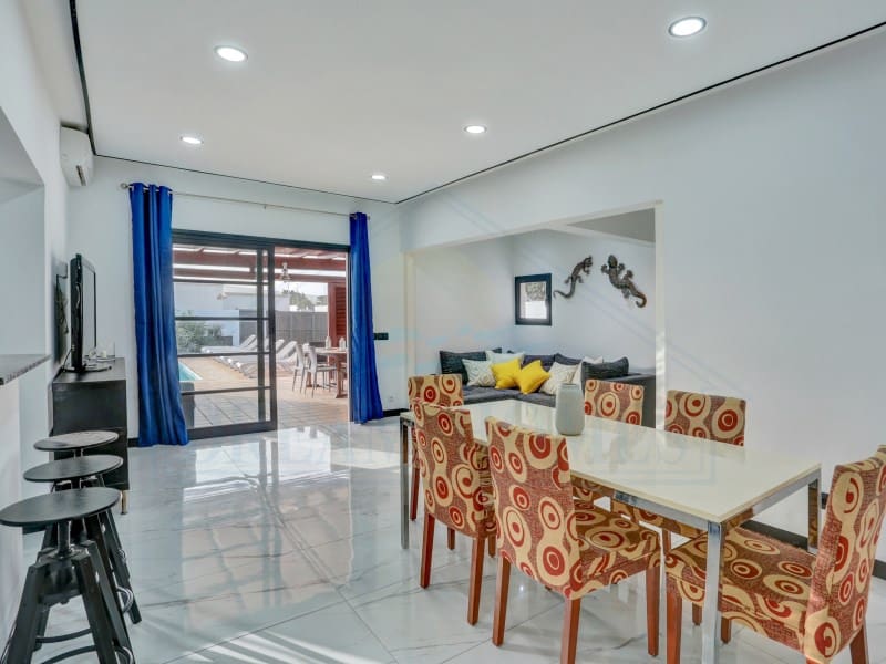 3 soverom Villa til salgs i Playa Blanca med svømmebasseng - € 570 000 (Ref: 9452333)