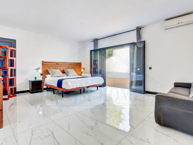 3 soverom Villa til salgs i Playa Blanca med svømmebasseng - € 570 000 (Ref: 9452333)