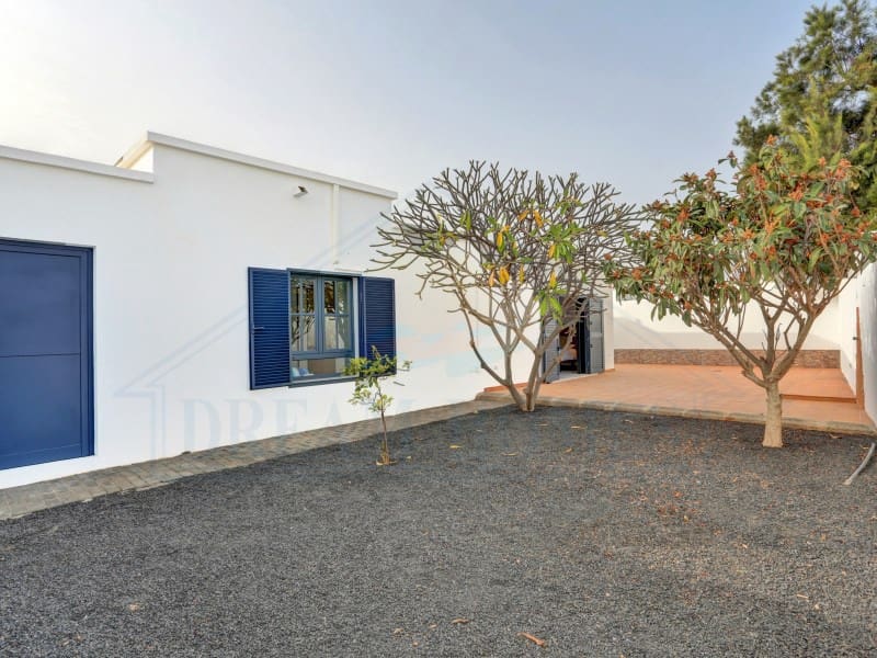 3 soverom Villa til salgs i Playa Blanca med svømmebasseng - € 570 000 (Ref: 9452333)