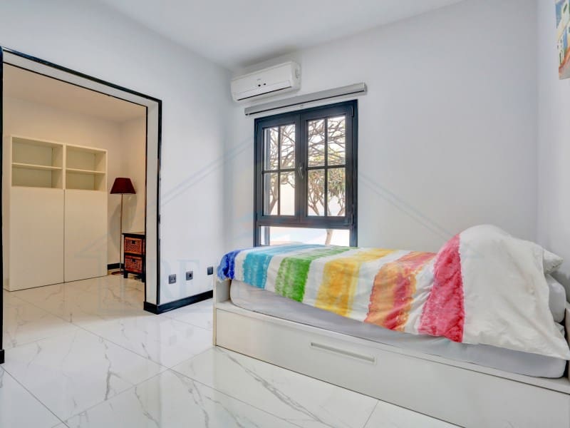 3 soverom Villa til salgs i Playa Blanca med svømmebasseng - € 570 000 (Ref: 9452333)