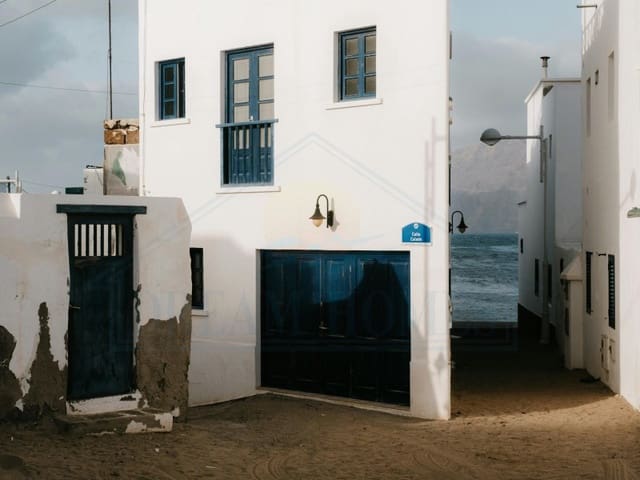 Building Plot for sale in Caleta de Famara, Teguise - € 220,000 (Ref: 9534091)